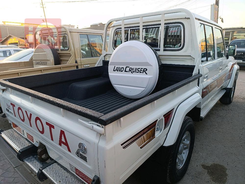 Toyota Land Cruiser Pickup